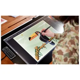 ÉCRAN TACTILE À STYLET WACOM CINTIQ PRO 24 : TABLETTE GRAPHIQUE AVEC ÉCRAN 24" 4K (DTH-2420)