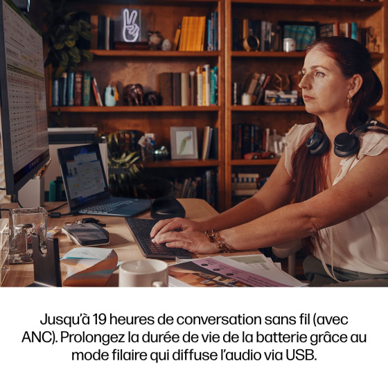 Poly Voyager Focus 2 MSTeams Certified USB-C-C Headset +USB-C/A Adapter +Charging Stand (9T9J6AA-AC3)