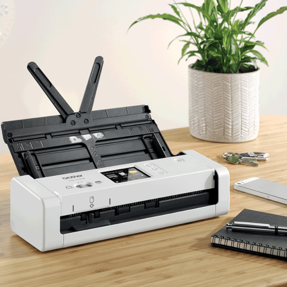 Scanner de documents compact, recto-verso, 25 pm/50 ipm, chargeur ADF 20 f., réseau, Wi-Fi, Wi-Fi Direct (ADS-1700W)