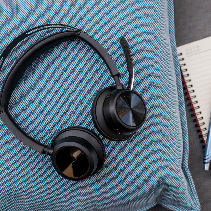 Micro-casque Poly Voyager Focus 2 USB-C-C + adaptateur USB-C/A