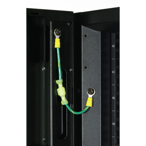 APC NetShelter SX 42U Server Rack Enclosure 600mm x 1070mm w/ Sides Black