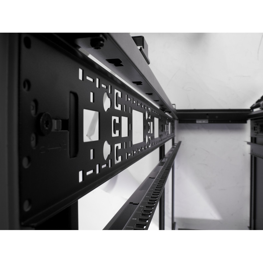 APC NetShelter SX 42U Server Rack Enclosure 600mm x 1070mm w/ Sides Black