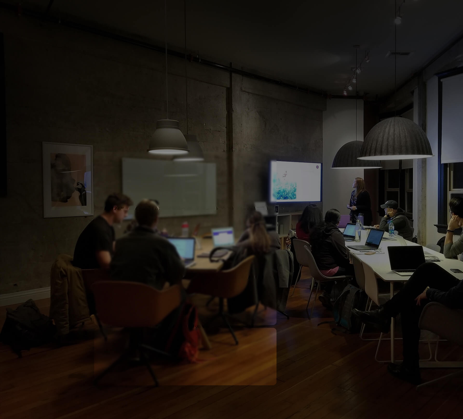 Tenda i29 — With the new generation WiFi 6 technology, I29 supports 160MHz bandwidth and dual-band concurrent wireless rate of up to 3000Mbps, enhance experience of 4K ultra-HD videoconferencing